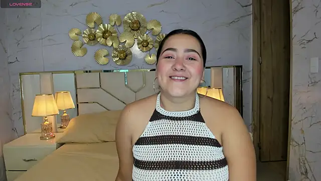 Snapshot of beautifulgirl4u_ chatting on April 2026 11:51:02 PM beautifulgirl4u online show from April 2026 11:51:02 PM