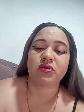 MMia 18 online show from December 2025 12:16:02 AM