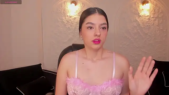 Snapshot of ValeriaRossi_ chatting on February 2026 12:16:01 PM ValeriaRossi online show from February 2026 12:16:01 PM