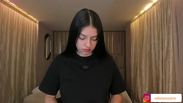 Snapshot of ValeriaRossi_ chatting on March 2026 12:00:01 PM ValeriaRossi online show from March 2026 12:00:01 PM