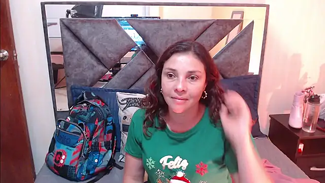 Natashaa Clauss online show from December 2025 11:43:02 PM