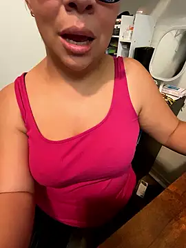 Snapshot of BettyWhispers chatting on January 2026 04:59:01 AM BettyWhispers online show from January 2026 04:59:01 AM