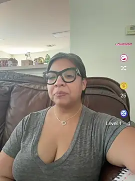 Snapshot of BettyWhispers chatting on June 2026 04:42:01 PM BettyWhispers online show from June 2026 04:42:01 PM