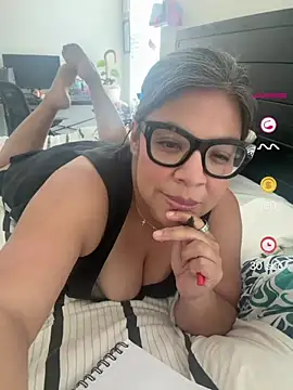 Snapshot of BettyWhispers chatting on June 2026 08:50:02 PM BettyWhispers online show from June 2026 08:50:02 PM