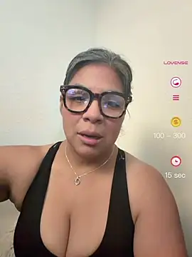 Snapshot of BettyWhispers chatting on June 2026 08:13:02 PM BettyWhispers online show from June 2026 08:13:02 PM