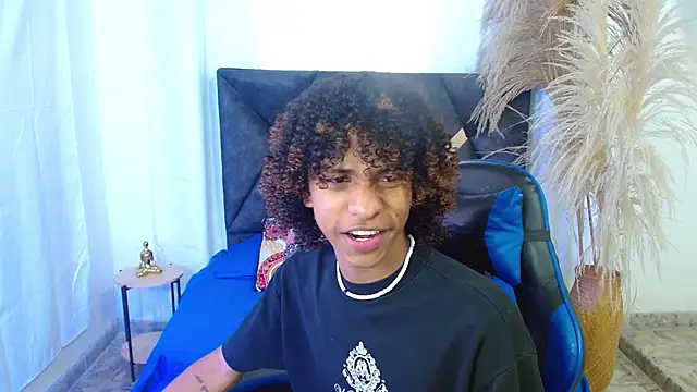 angelll18  online show from March 2026 08:41:02 PM