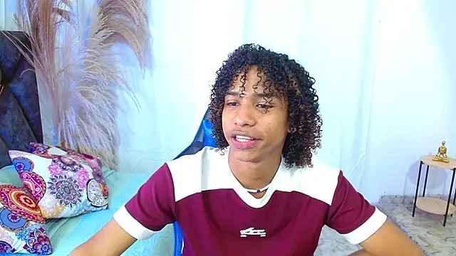 Snapshot of angelll18_ chatting on April 2026 08:39:02 PM angelll18 online show from April 2026 08:39:02 PM