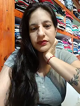 Snapshot of julietaloovee chatting on February 2026 09:31:02 PM julietaloovee online show from February 2026 09:31:02 PM