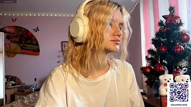 Snapshot of MelisaBloomy chatting on December 2025 09:05:02 AM MelisaBloomy online show from December 2025 09:05:02 AM