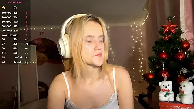 Snapshot of MelisaBloomy chatting on December 2025 03:20:04 PM MelisaBloomy online show from December 2025 03:20:04 PM