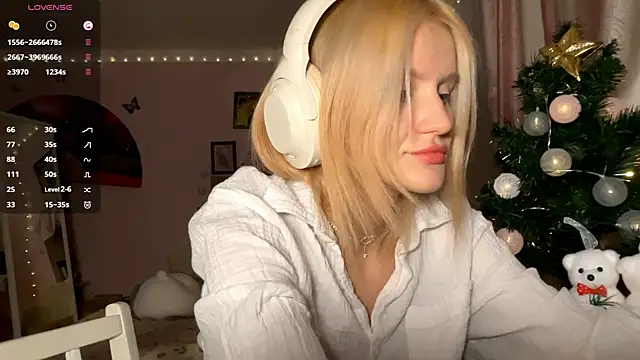 Snapshot of MelisaBloomy chatting on January 2026 03:37:02 PM MelisaBloomy online show from January 2026 03:37:02 PM