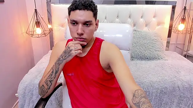 Snapshot of drake_miller7 chatting on December 2025 12:06:01 AM drake miller7 online show from December 2025 12:06:01 AM