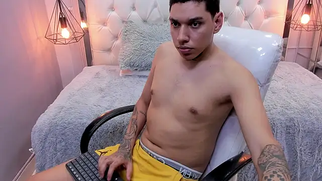 Snapshot of drake_miller7 chatting on December 2025 12:50:02 AM drake miller7 online show from December 2025 12:50:02 AM