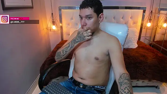 Snapshot of drake_miller7 chatting on January 2026 05:11:02 AM drake miller7 online show from January 2026 05:11:02 AM