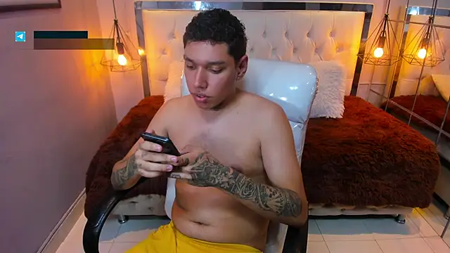 Snapshot of drake_miller7 chatting on January 2026 04:25:01 AM drake miller7 online show from January 2026 04:25:01 AM