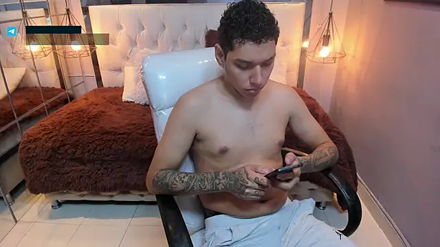 Snapshot of drake_miller7 chatting on January 2026 04:17:01 AM drake miller7 online show from January 2026 04:17:01 AM