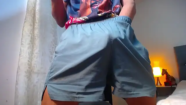 Snapshot of TOMBOYSEXX chatting on April 2026 08:22:01 PM TOMBOYSEXX online show from April 2026 08:22:01 PM