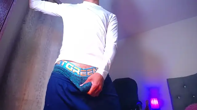 Snapshot of TOMBOYSEXX chatting on June 2026 07:01:01 PM TOMBOYSEXX online show from June 2026 07:01:01 PM