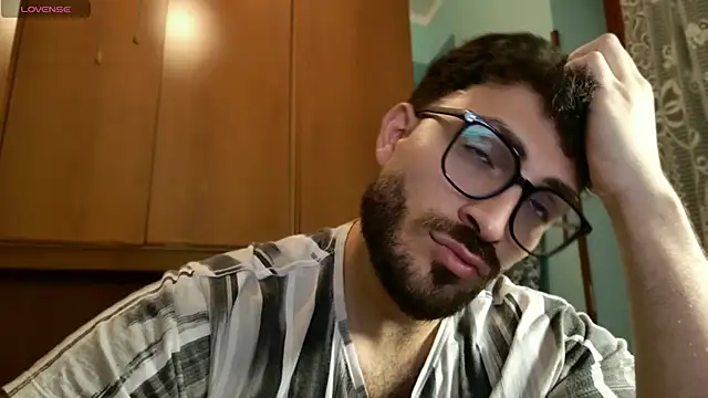Snapshot of mark_ariete chatting on May 2026 09:44:02 PM mark ariete online show from May 2026 09:44:02 PM