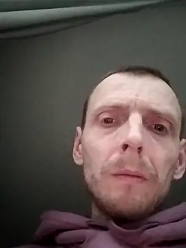 CrookedBunk3527 online show from December 2025 03:50:01 PM