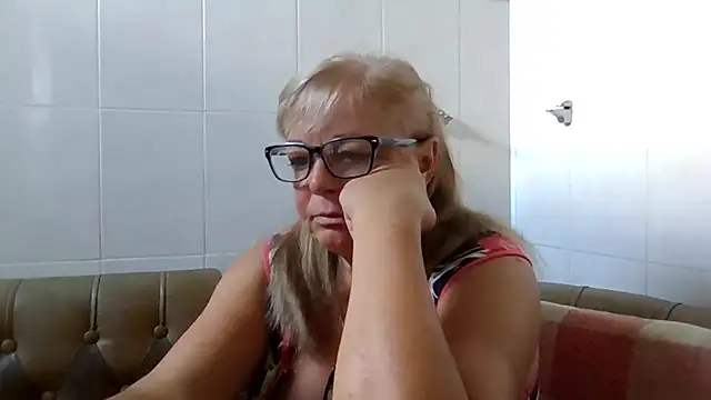 Snapshot of LinaLight88 chatting on July 2026 10:47:01 AM LinaLight88 online show from July 2026 10:47:01 AM