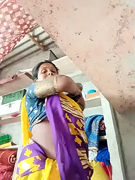 Snapshot of Shreya_pandit chatting on April 2026 06:17:02 AM Shreya pandit online show from April 2026 06:17:02 AM