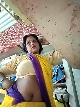 Snapshot of Shreya_pandit chatting on April 2026 12:45:02 AM Shreya pandit online show from April 2026 12:45:02 AM