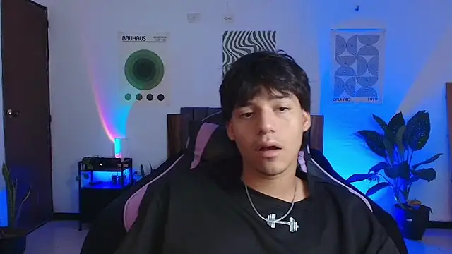 CrisotpherMoretti online show from December 2025 05:30:01 PM