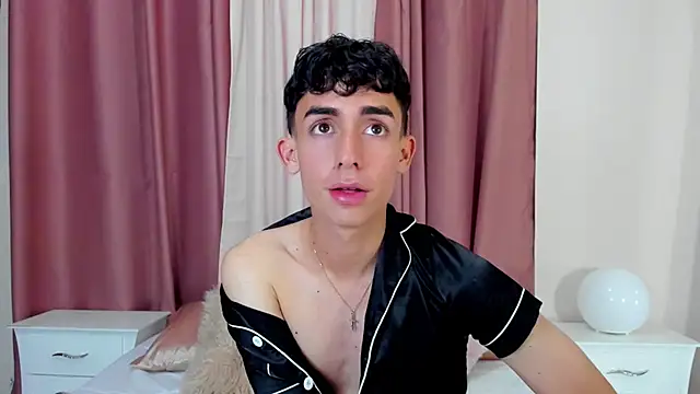 Snapshot of starboyy_77 chatting on December 2025 12:33:02 PM starboyy 77 online show from December 2025 12:33:02 PM