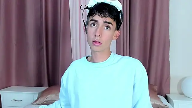 Snapshot of starboyy_77 chatting on December 2025 01:19:01 PM starboyy 77 online show from December 2025 01:19:01 PM