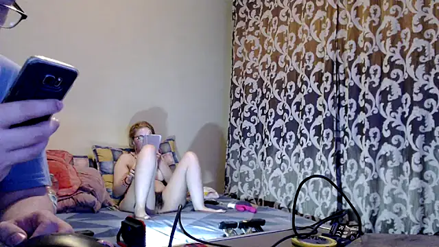 yunis32 online show from February 2025 09:06:02 PM