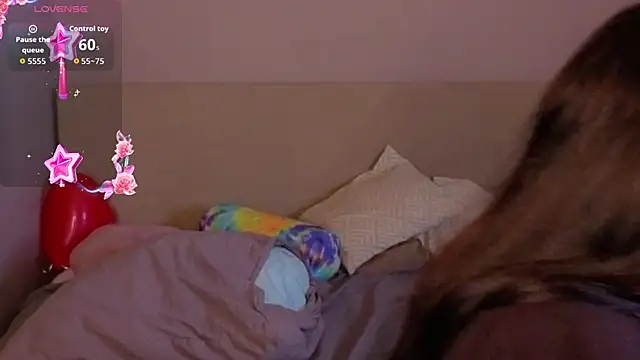 Snapshot of Holly__Bush chatting on February 2026 03:23:02 PM Holly Bush online show from February 2026 03:23:02 PM