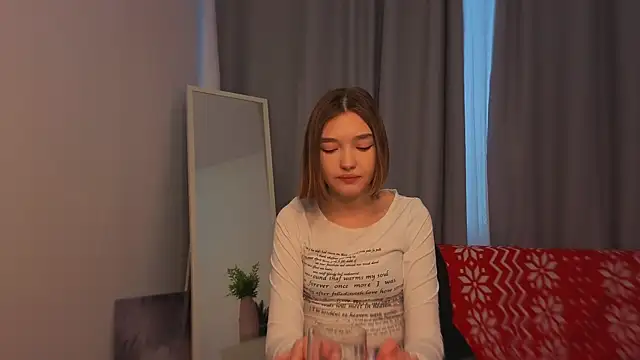 Leyla crsh online show from February 2026 05:04:01 AM