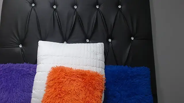 TemptingCloeXx online show from April 2026 05:39:01 PM