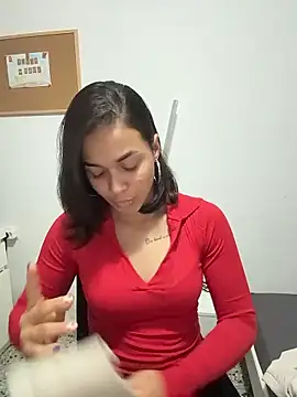 MiaMorenoo online show from January 2026 04:01:01 PM