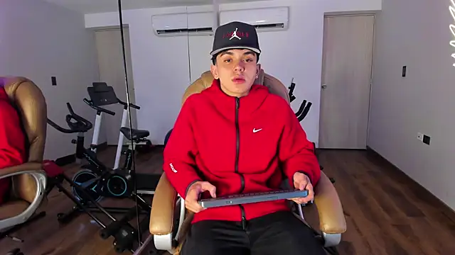  TaylorBlack online show from April 2026 11:37:01 AM