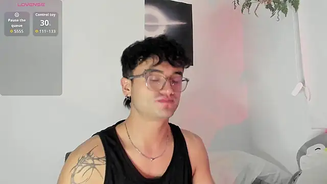 charlie dicker online show from December 2025 11:45:02 PM