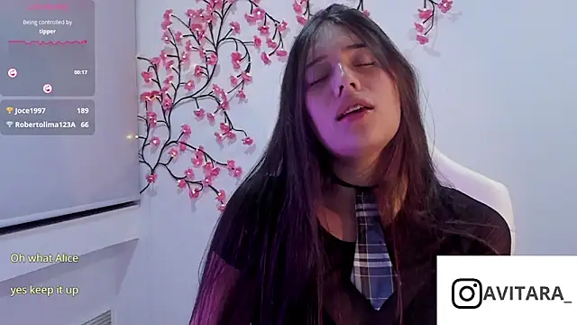 vanesita  online show from May 2026 11:56:01 PM
