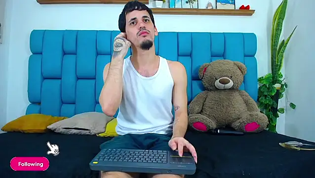 Snapshot of boy_Dirty_X chatting on April 2026 05:18:02 AM boy Dirty X online show from April 2026 05:18:02 AM