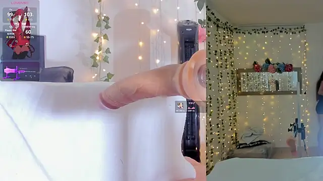 Snapshot of Sweet__Little__ chatting on January 2026 01:22:01 AM Sweet Little online show from January 2026 01:22:01 AM