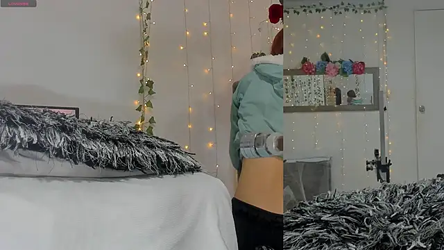 Snapshot of Sweet__Little__ chatting on January 2026 12:38:02 AM Sweet Little online show from January 2026 12:38:02 AM