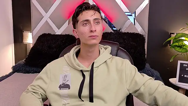 Snapshot of Ithan_Skin chatting on December 2025 11:17:01 AM Ithan Skin online show from December 2025 11:17:01 AM