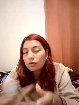 LUNARB23 online show from December 2025 01:34:01 AM