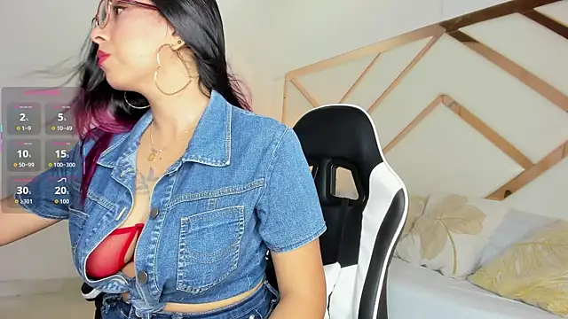 Snapshot of isa_valverde chatting on December 2025 02:29:01 AM isa valverde online show from December 2025 02:29:01 AM