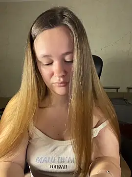 Snapshot of CaramelleSugarr chatting on May 2026 05:20:01 PM CaramelleSugarr online show from May 2026 05:20:01 PM