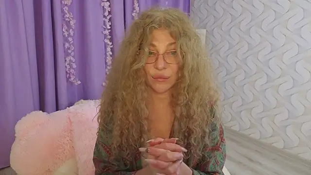 Snapshot of EvaTemptt chatting on March 2026 04:42:01 PM EvaTemptt online show from March 2026 04:42:01 PM