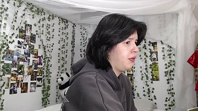 Snapshot of DeerMiracle chatting on January 2026 04:15:01 AM DeerMiracle online show from January 2026 04:15:01 AM