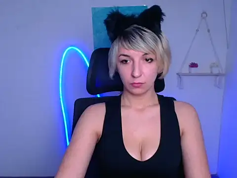 Lana Foxyy online show from February 2026 01:04:01 PM