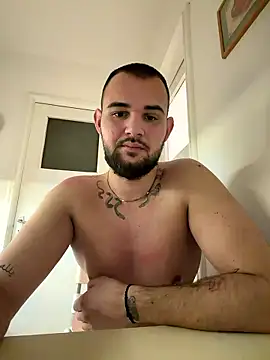 Snapshot of LunaFoxTip chatting on January 2026 04:42:02 PM LunaFoxTip online show from January 2026 04:42:02 PM