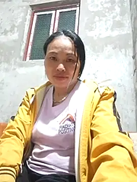 Snapshot of Maikha08 chatting on May 2026 01:05:01 PM Maikha08 online show from May 2026 01:05:01 PM